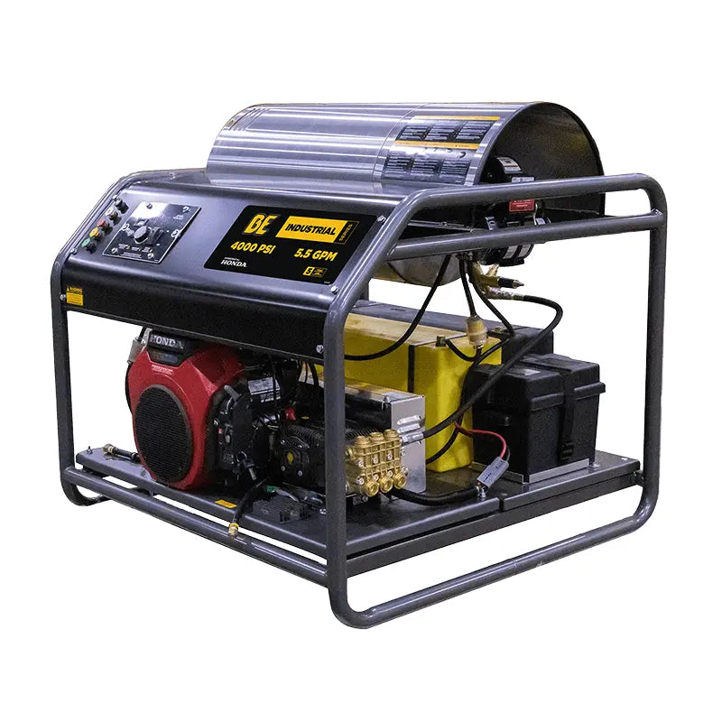 Lavadora a presión de agua caliente de 4000 PSI - 5,5 GPM con motor Honda GX690 y bomba AR Triplex