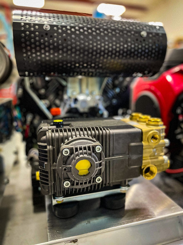 8 GPM at 3500psi Honda GX690 With AR Pump