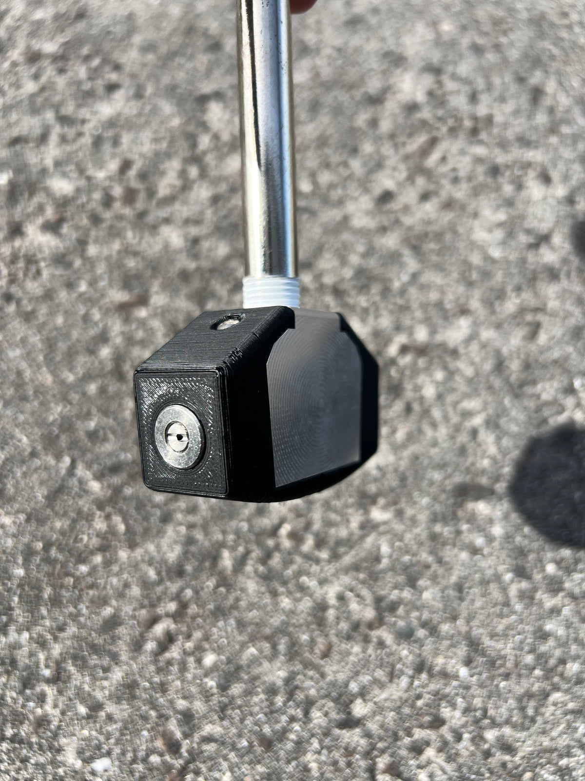 Side spray nozzle on NeutraPods Gator gutter tool head