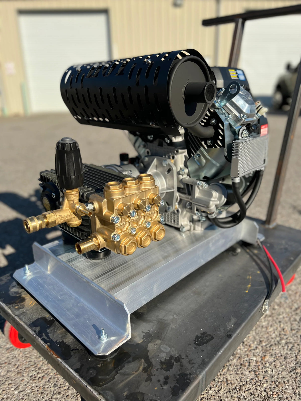 MPWSR MGD-8035CG 8 GPM 3500 PSI gear-drive pressure washer, CRX 680cc, General Pump view 3